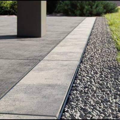 Odvodnenie terasy zabraňuje hromadeniu vody a poškodeniu stavby.